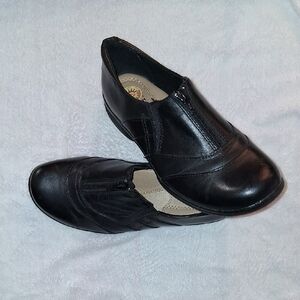 Earth Spirit Black Leather Slip-On Loafers With Zipper Top.